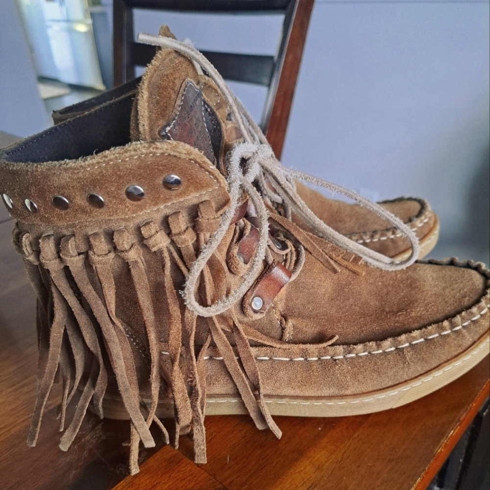 El Vaquero Zoeylet Silverstone Mou flat fringed moccasins